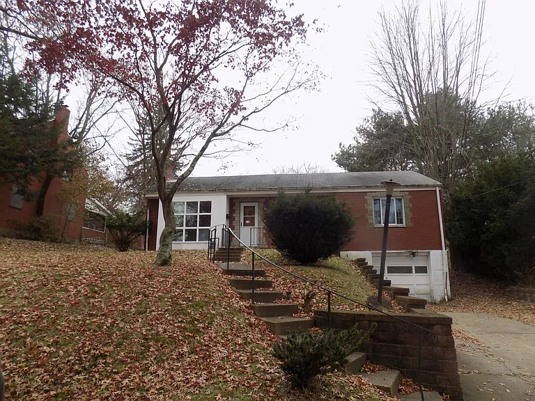 1871 Atkinson Pl — Photo 1