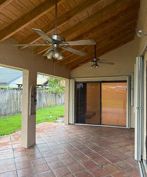 731 SW 95th Way — Photo 10