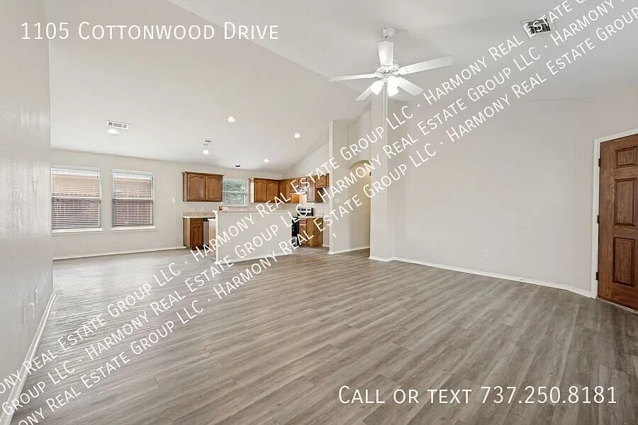 Cute single story home in Lasater Ranch in Crowley south of Fort Worth! — Photo 3