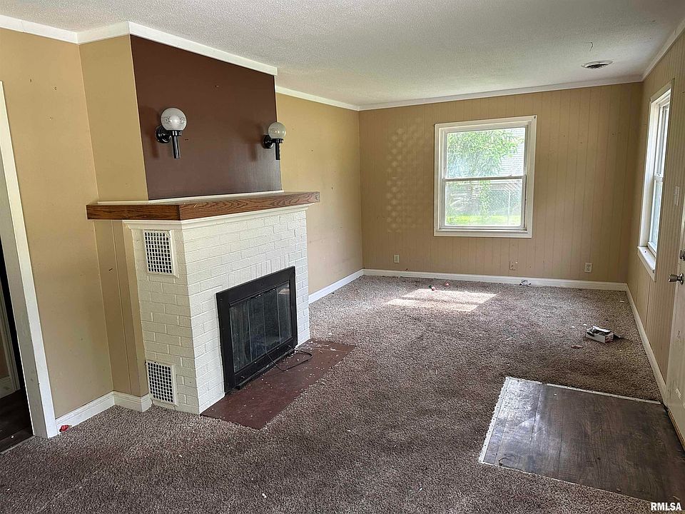 2nd image of 1617 E Hendryx Ln