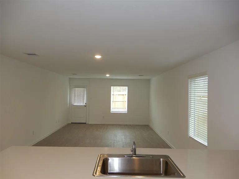 21369 Carosella Dr — Photo 3