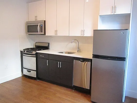 Rented by Bohemia Realty Group | media 14