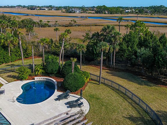 4th image of 24732 Harbour View Dr