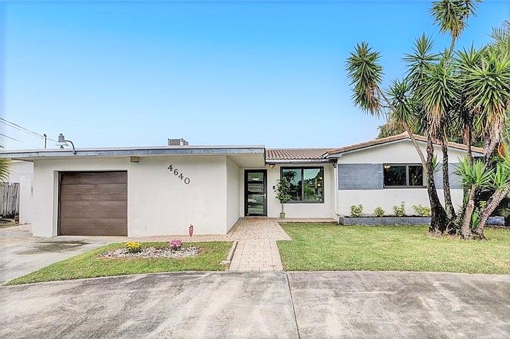 1st image of 4640 SW 43rd Ave