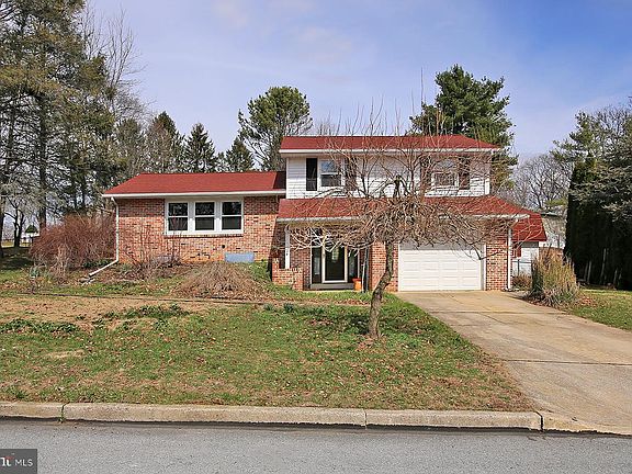 2nd image of 129 Juniper St