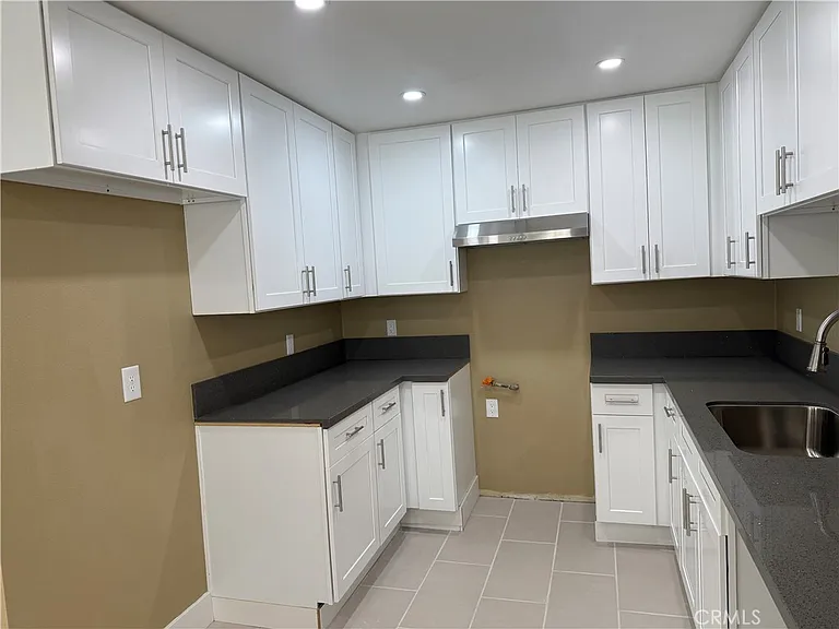 219 E Maple St #2 — Photo 15