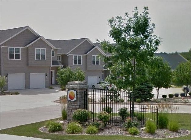 1st image of 858 W Trailcreek Dr