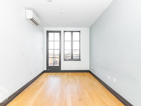 5th image of 82 Jefferson St #7C