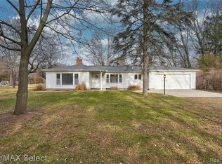 6492 Flushing Rd, Flushing, MI 48433