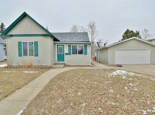 701 4th Ave SW, Hutchinson, MN 55350