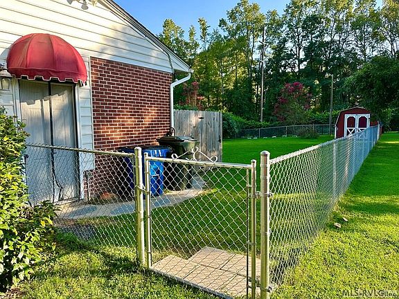 5th image of 633 Woodland Dr