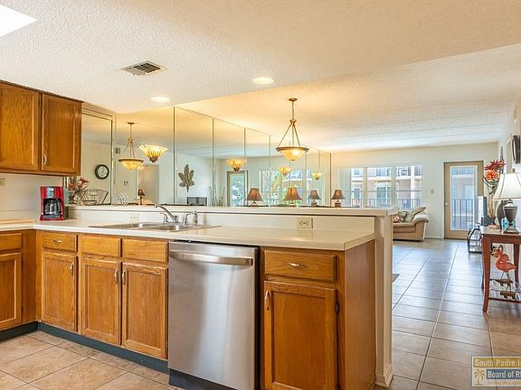 4th image of 2401 Gulf Blvd #208