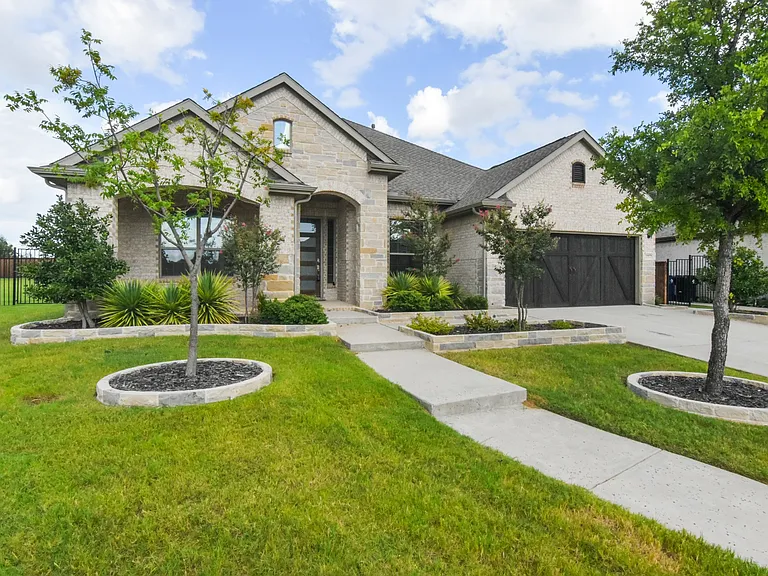 16696 Trumpet Vine Rd — Photo 2