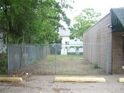 4th image of 544 E Apple Ave