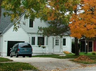 3541 Lucia Crst, Madison, WI 53705
