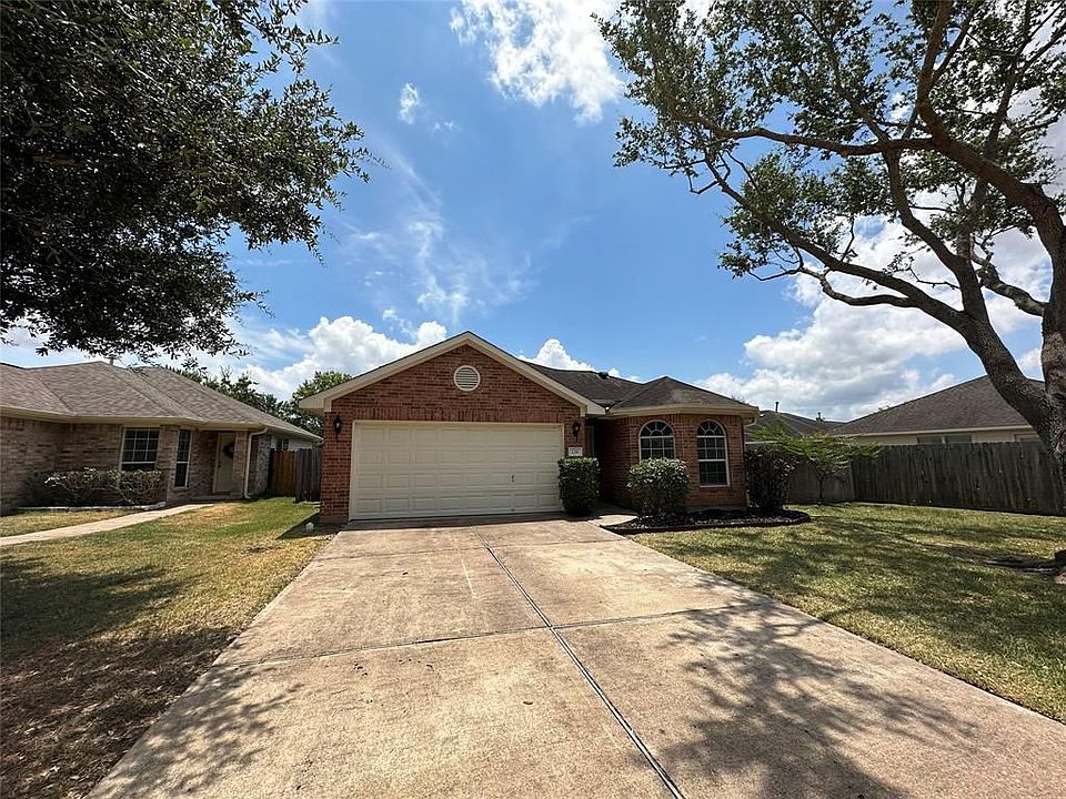1st image of 126 Big Thicket Dr