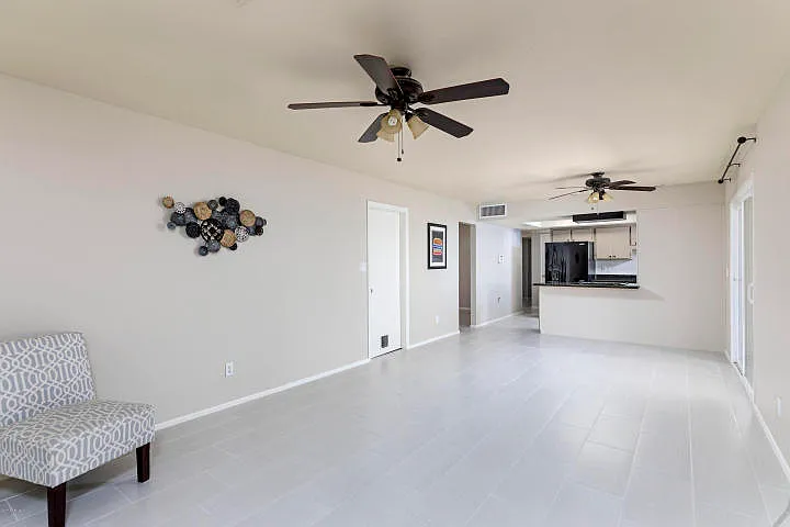 1000 E Loyola Dr — Photo 4
