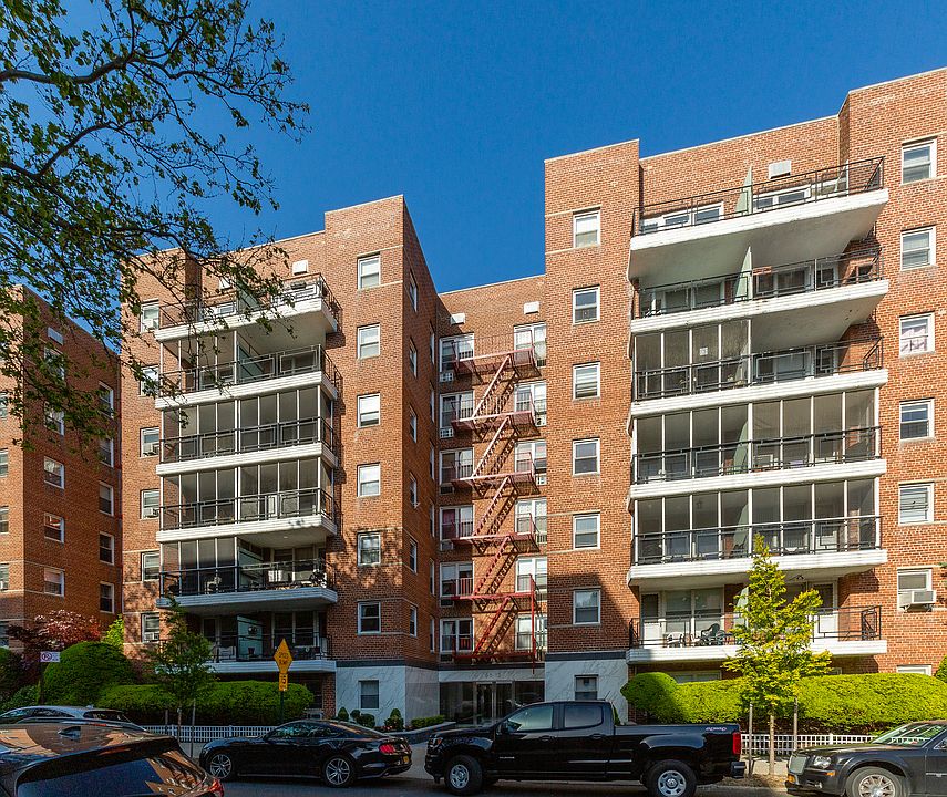 1st image of 66-15 Thornton Pl #6R