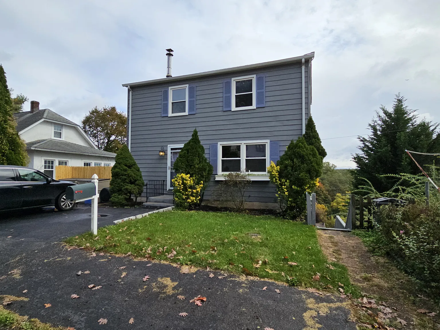 5 bed, 2056 sqft, $6,100 — Photo 1