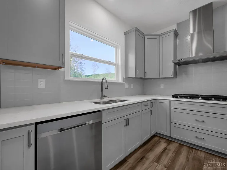 8705 Quietwood Ln — Photo 17