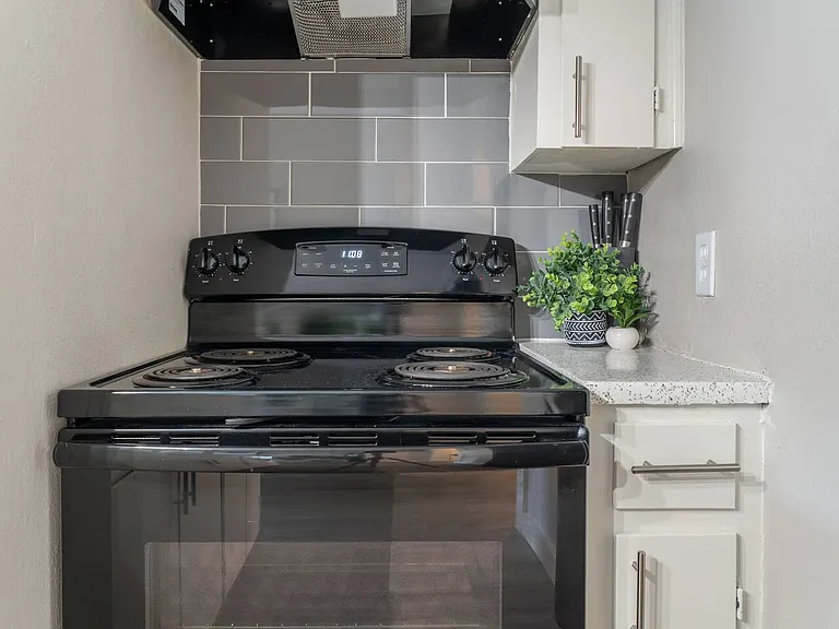 6811 Great Northern Blvd #L — Photo 13