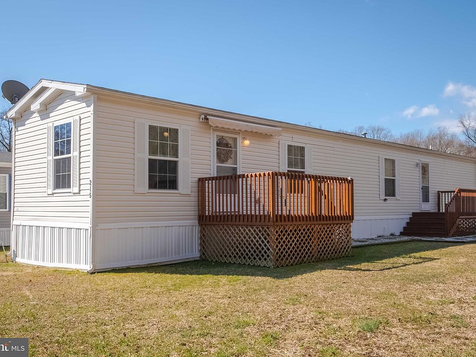 1st image of 215 Golf Dr