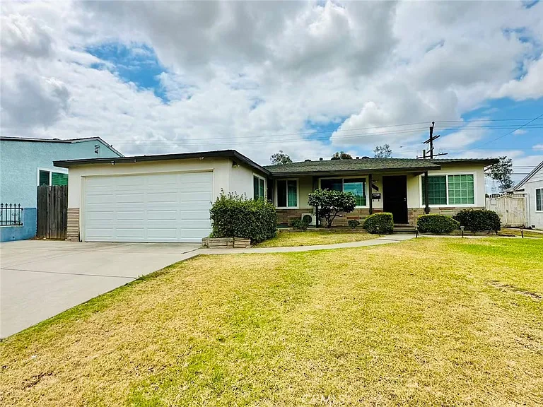 400 E Fernfield Dr — Photo 1