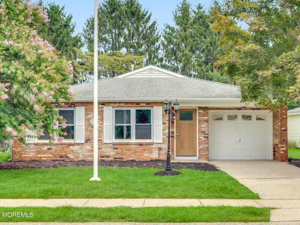 22 Abbey Road, Brick, NJ 08724