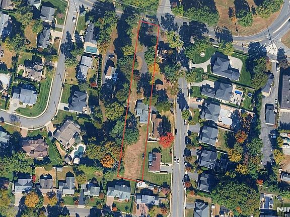 2nd image of 38 W Ridgewood Ave