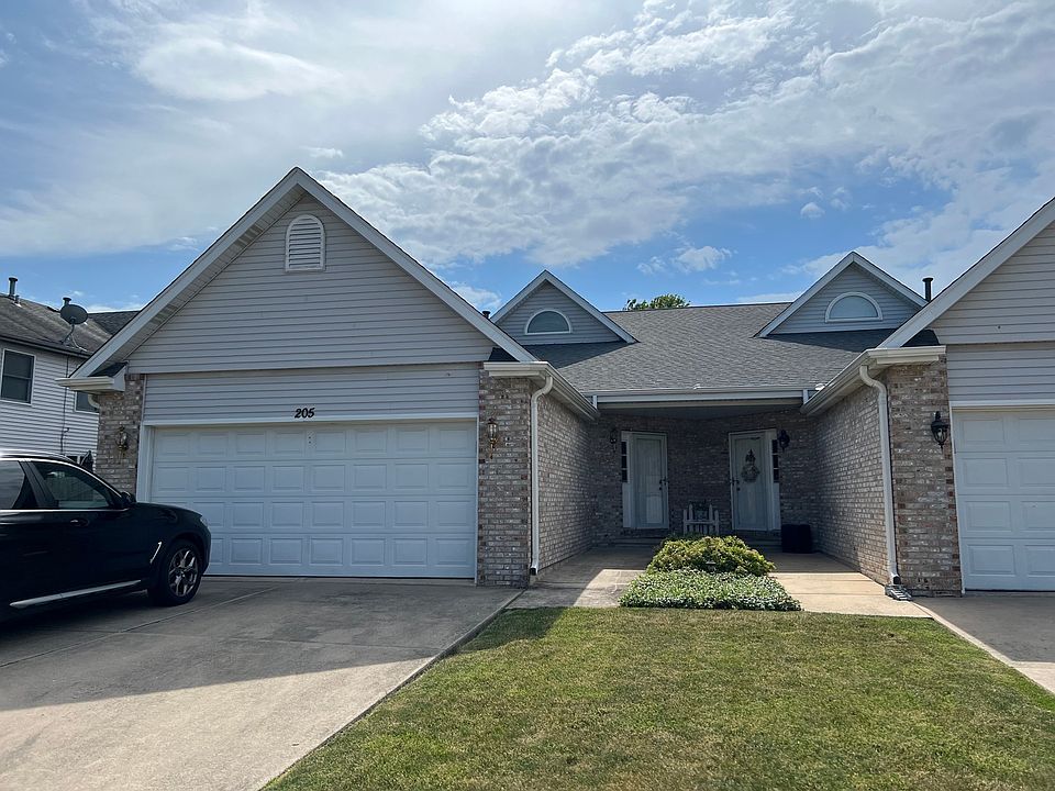 1st image of 205 Huntington Ct