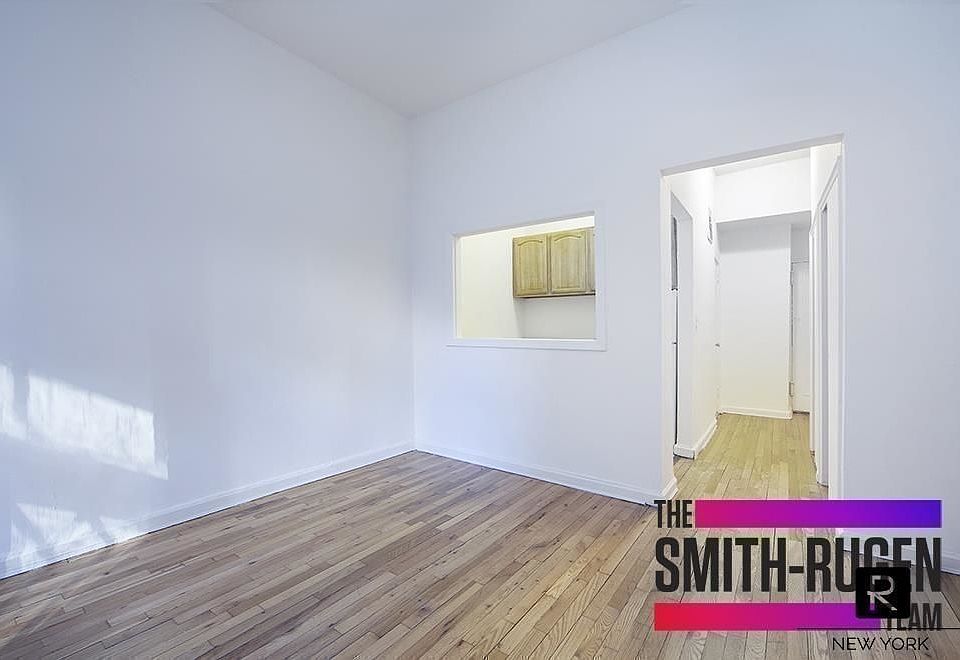 2nd image of 525 E 88th St