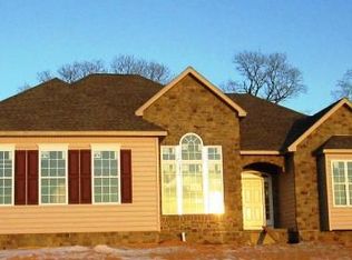 1130 Pearl Dr, Hanover, PA 17331