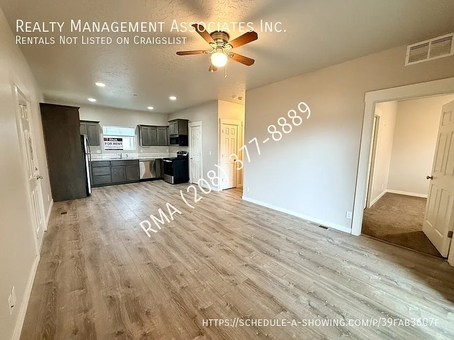 Cute 2 Bedroom Apartment — Photo 3