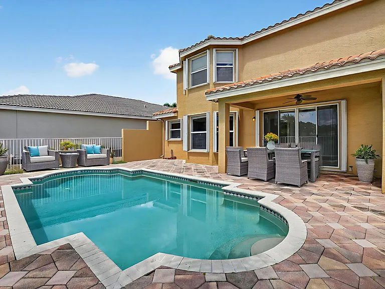 8326 Emerald Winds Cir — Photo 48