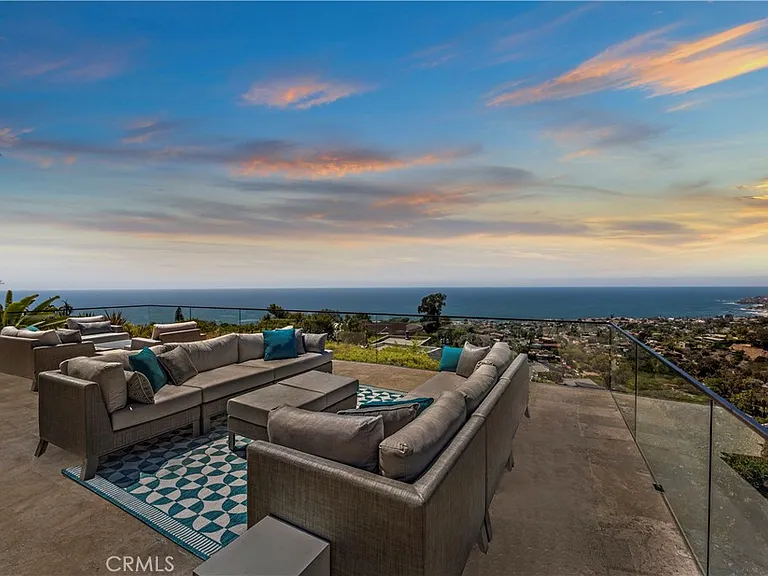 940 Summit Dr — Photo 45