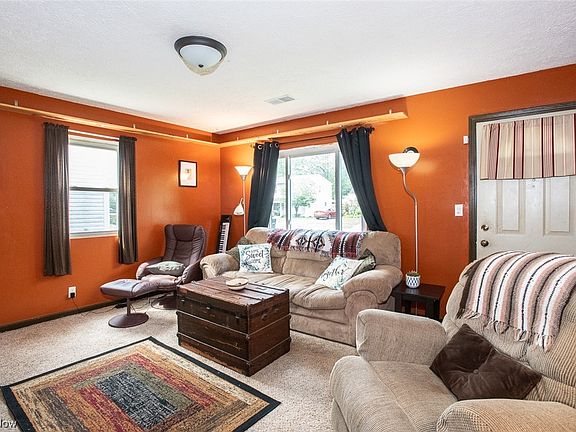 3rd image of 331 Bon Air Ave