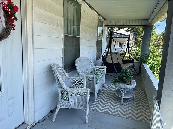 2nd image of 668 N Louisa Ave