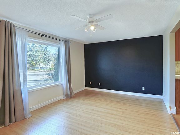 3rd image of 809 Athabasca Street E