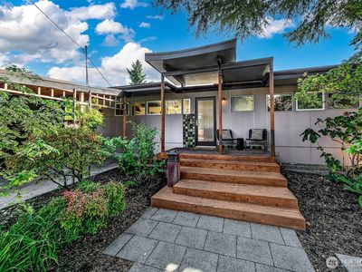 123 N 40th Street, Seattle, WA, 98103