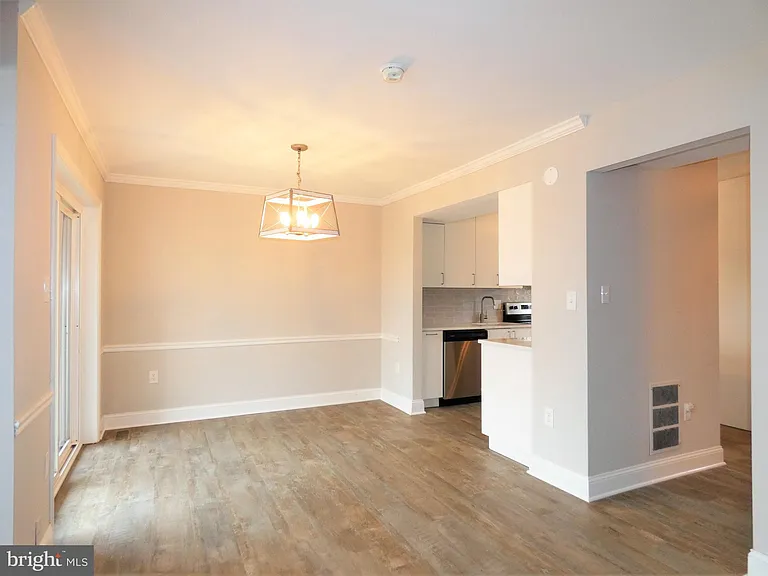 4128 Hamlin Ct — Photo 21