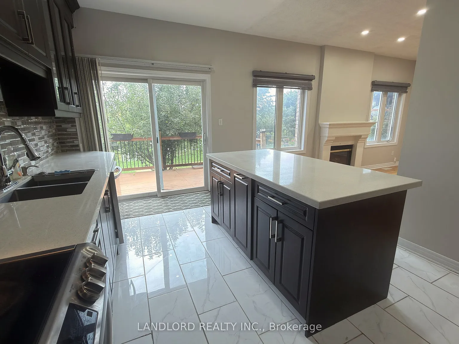 6 bed, $3,490 — Photo 2