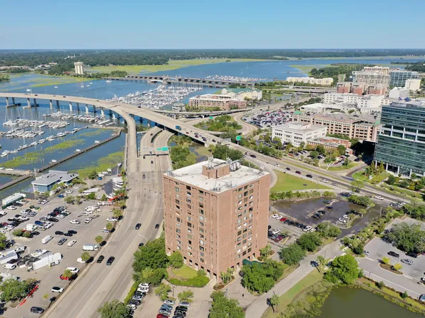 14 Lockwood Dr APT 10J, Charleston, SC 29401