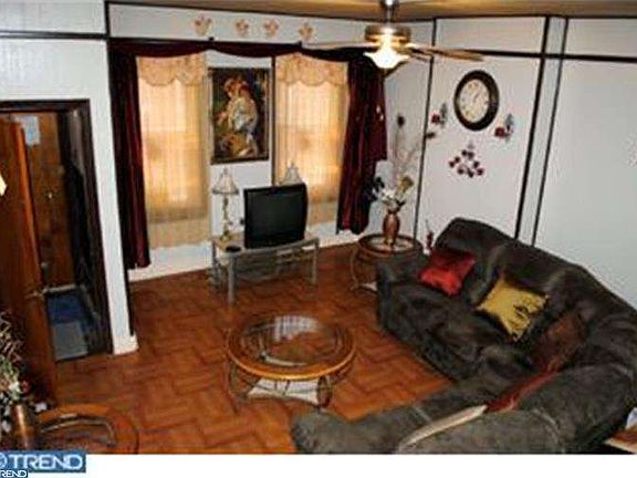 2nd image of 2073 E Stella St