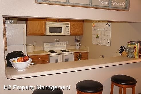 5th image of 2740 W Tharpe St APT 102