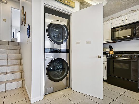 4th image of 1804 Gulf Beach Dr
