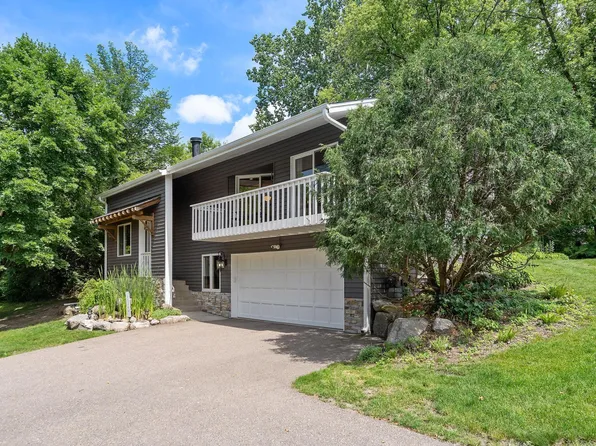 17700 Arrowhead Trl, Minnetonka, MN 55345
