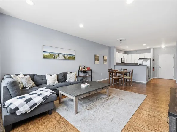 15 Freedom Way #311, Jersey City, NJ 07305