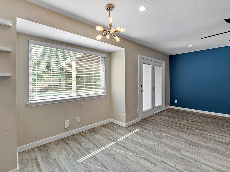 10107 Floyd Dr — Photo 13