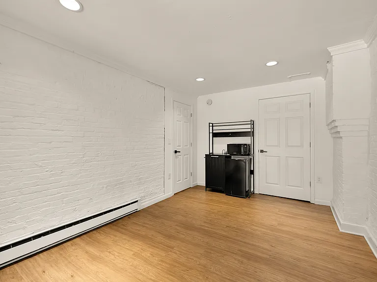 2408 37th St NW — Photo 34