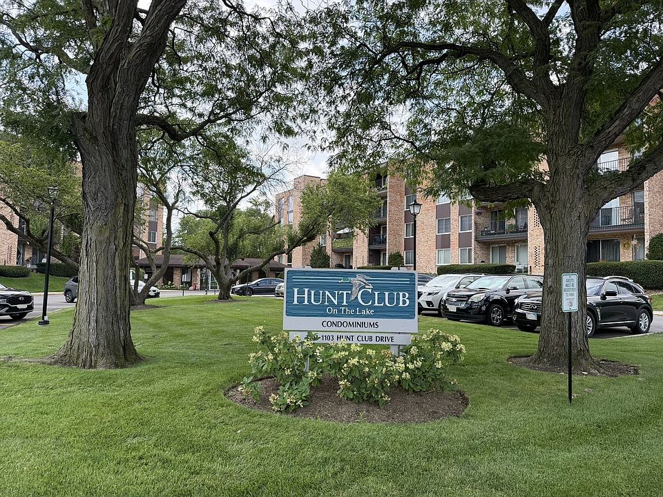 1st image of 1101 S Hunt Club Dr APT 214